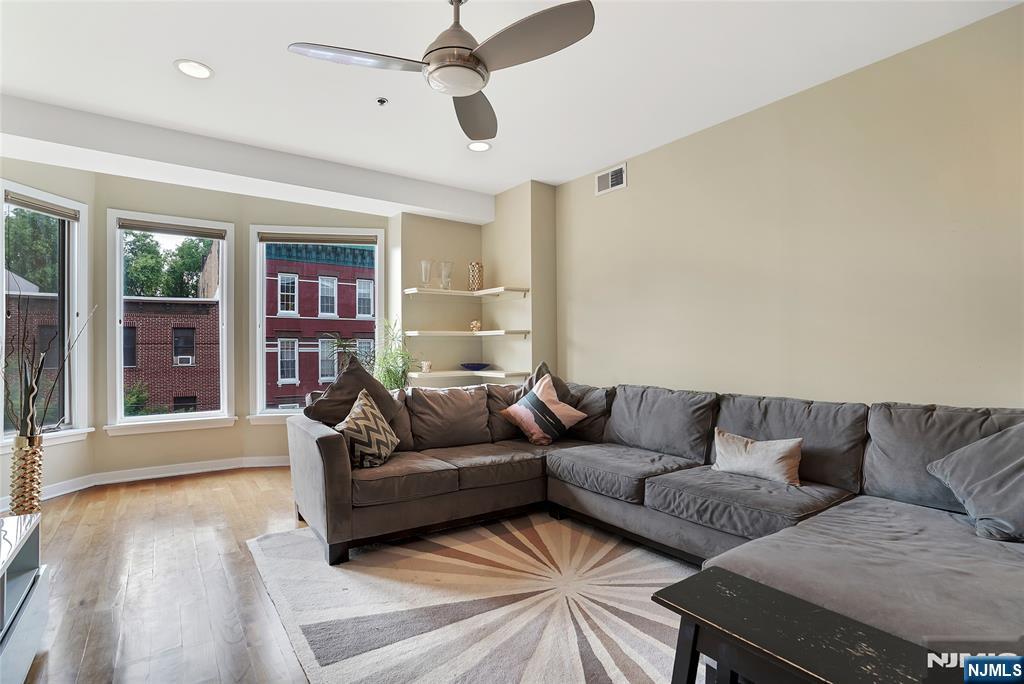 83 Monroe Street 4B