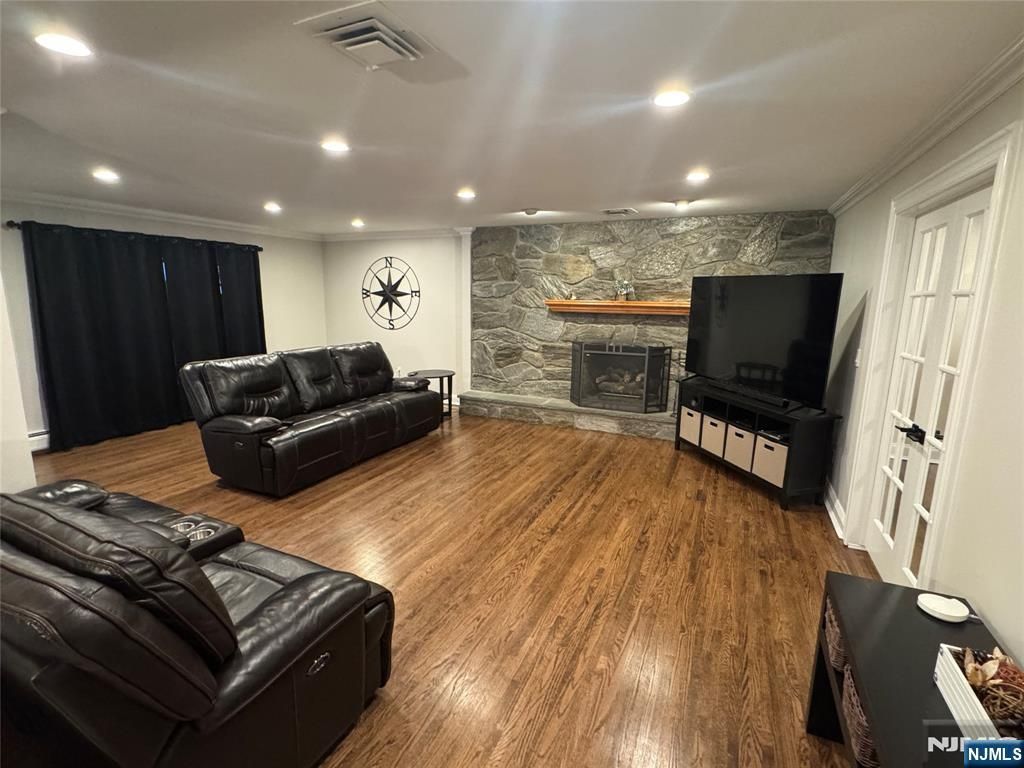 Photo of 19 Knox Terrace, Totowa, NJ 07512 (MLS # 26005512)