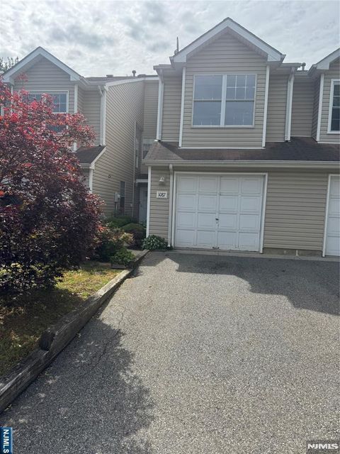 Photo of 1087 Oakcroft Lane, Franklin, NJ 08873 (MLS # 26018991)