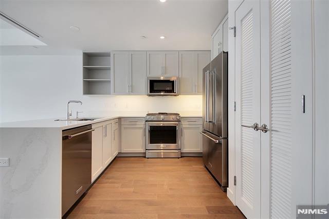 800 Ave At Port Imperial 608