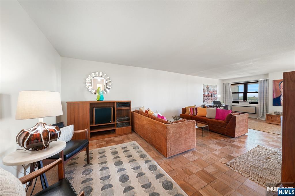 7855 Boulevard 1106