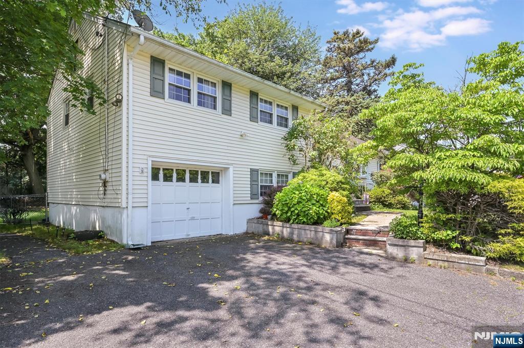 37-06 Northern Drive