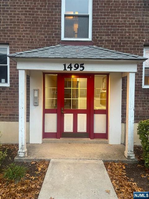 Photo of 1495 E Terrace Cir #6, Teaneck, NJ 07666 (MLS # 25040471)
