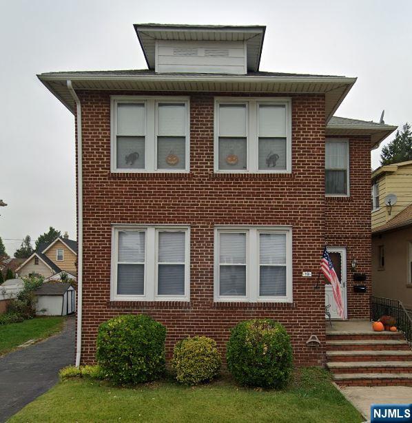 19 Willis Rd, North Arlington, New Jersey - 2 Bedrooms  
1 Bathrooms  
5 Rooms - 