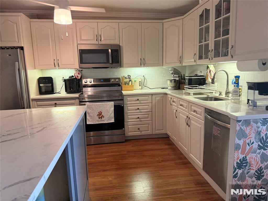 770 Anderson Avenue 21H