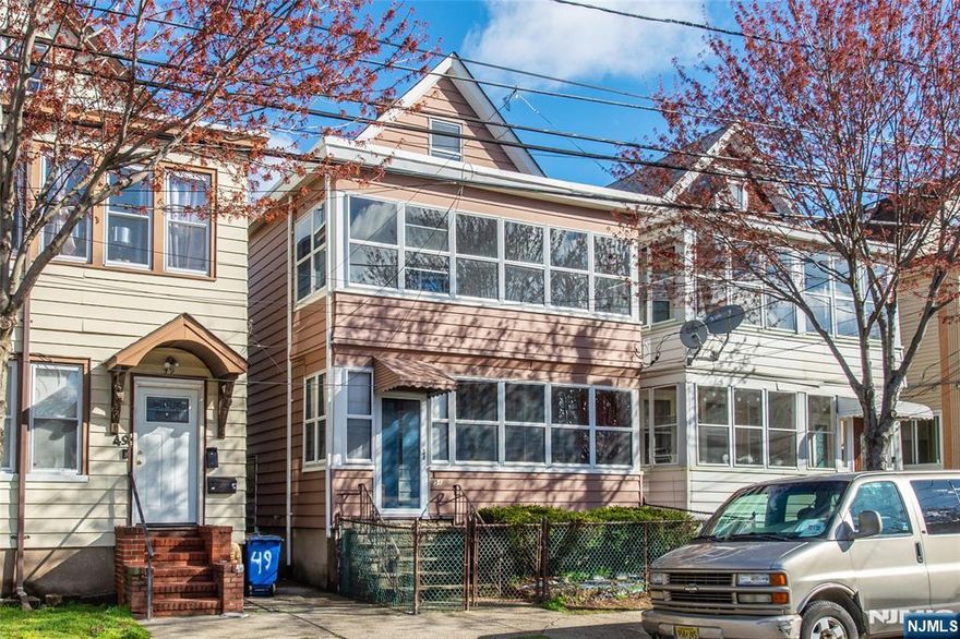 Well-maintained 1st-floor 2-bedroom, 1-bath apartment located in the heart of Garfield. This bright unit features a spacious living room and a separate dining room, offering comfortable everyday living and great flow for entertaining. Basement available for storage only. Convenient street parking. Close to shopping, dining, parks, and public transportation. A great opportunity to enjoy first-floor living in a prime location.