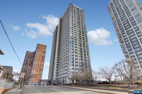 Photo of 200 Old Palisade Rd #PH4/5, Fort Lee, NJ 07024 (MLS # 26022811)