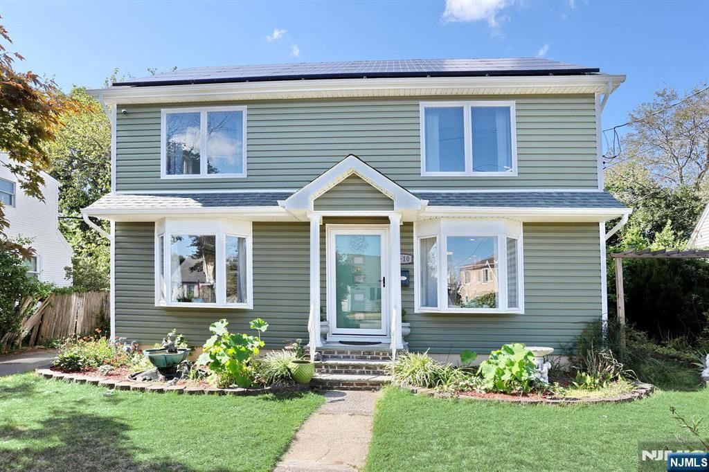 Photo of 910 Mansfield Drive, Fair Lawn, NJ 07410 (MLS # 25035206)