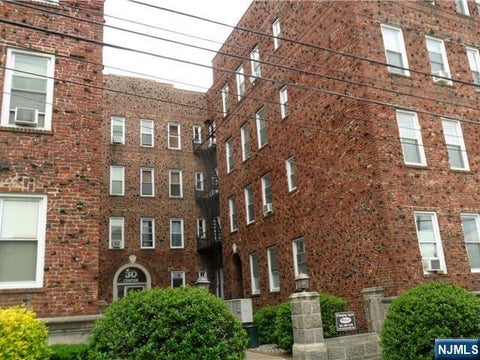 Photo of 30 Harriet AVE #2C, Palisades Park, NJ 07650 (MLS # 26033058)