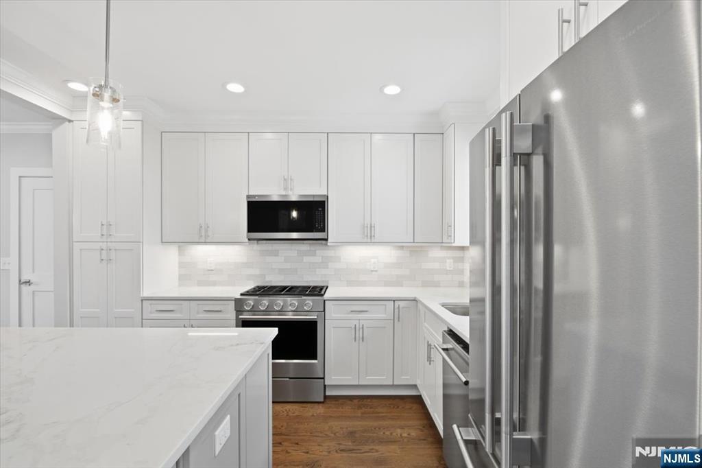 336 1st Street