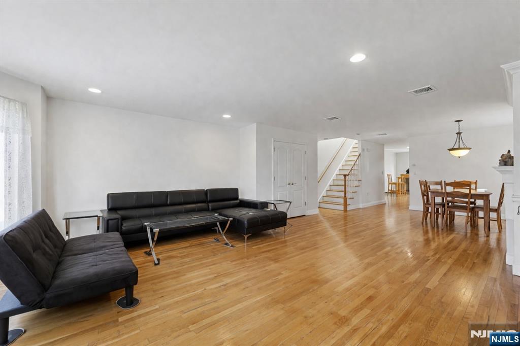 61 Columbia Avenue C0061