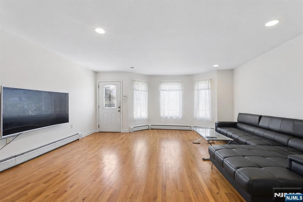 61 Columbia Avenue C0061