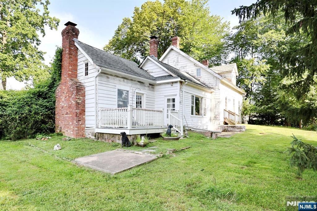 24 Middletown Road