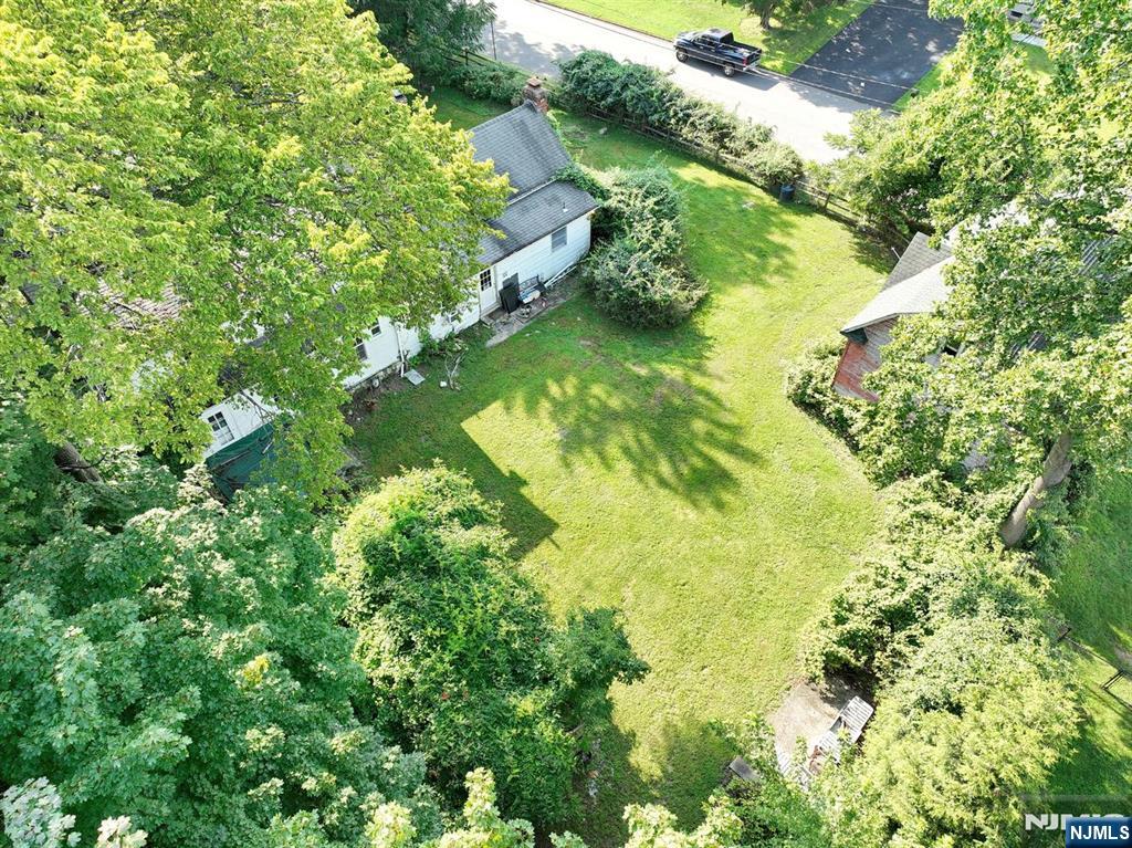 24 Middletown Road