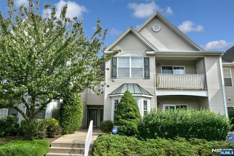 Photo of 221 Cambridge Court, Clifton, NJ 07014 (MLS # 25036780)