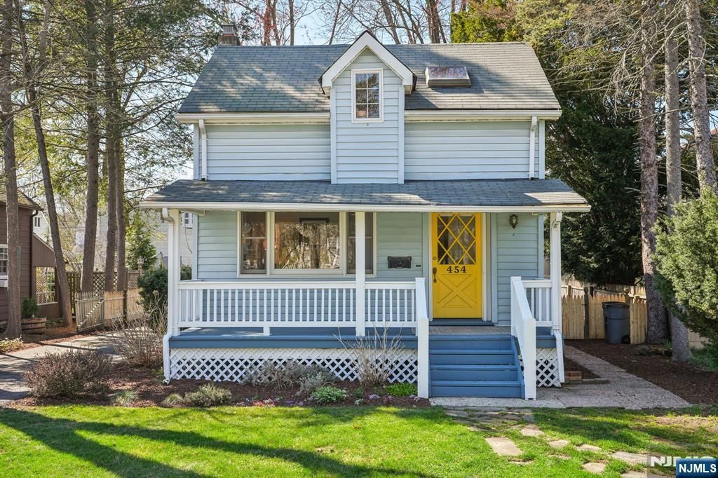 Photo of 454 Northern Parkway, Ridgewood Village, NJ 07450 (MLS # 26007312)