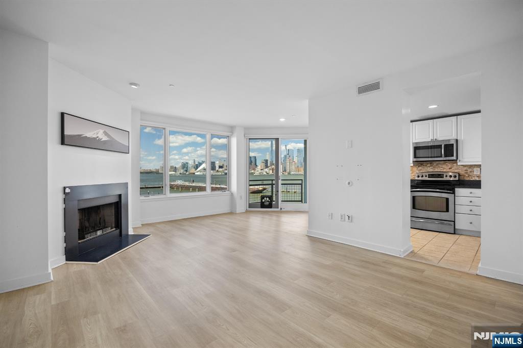 600 Harbor Boulevard 955