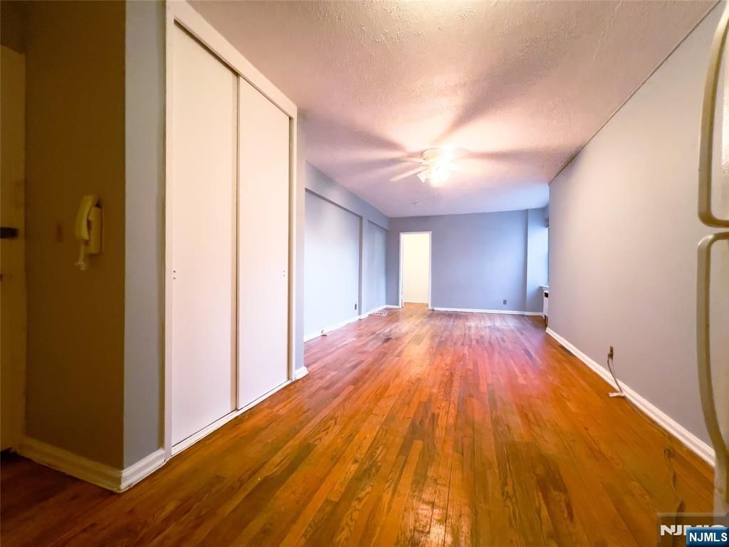 Photo of 3020 Edwin Avenue #4D, Fort Lee, NJ 07024 (MLS # 25019315)