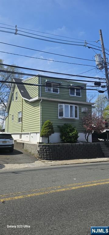 14 Saddle River 2, Garfield, New Jersey - 2 Bedrooms  
1 Bathrooms  
4 Rooms - 