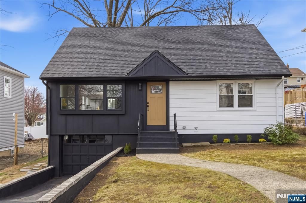 Photo of 116 Washington Place, Teaneck, NJ 07666 (MLS # 26009929)