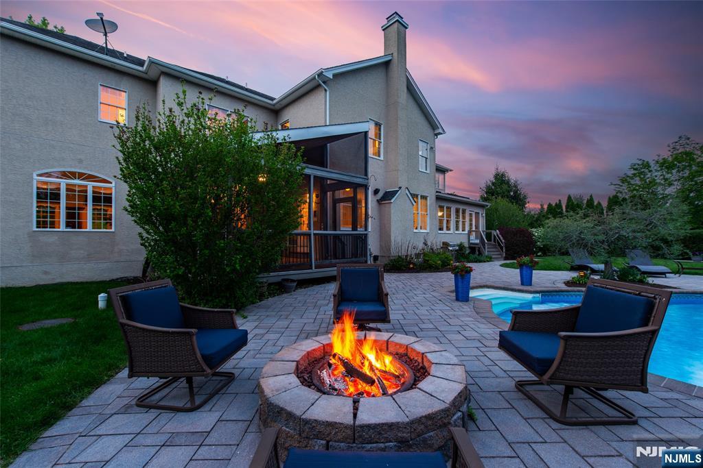 39 Crown View Court