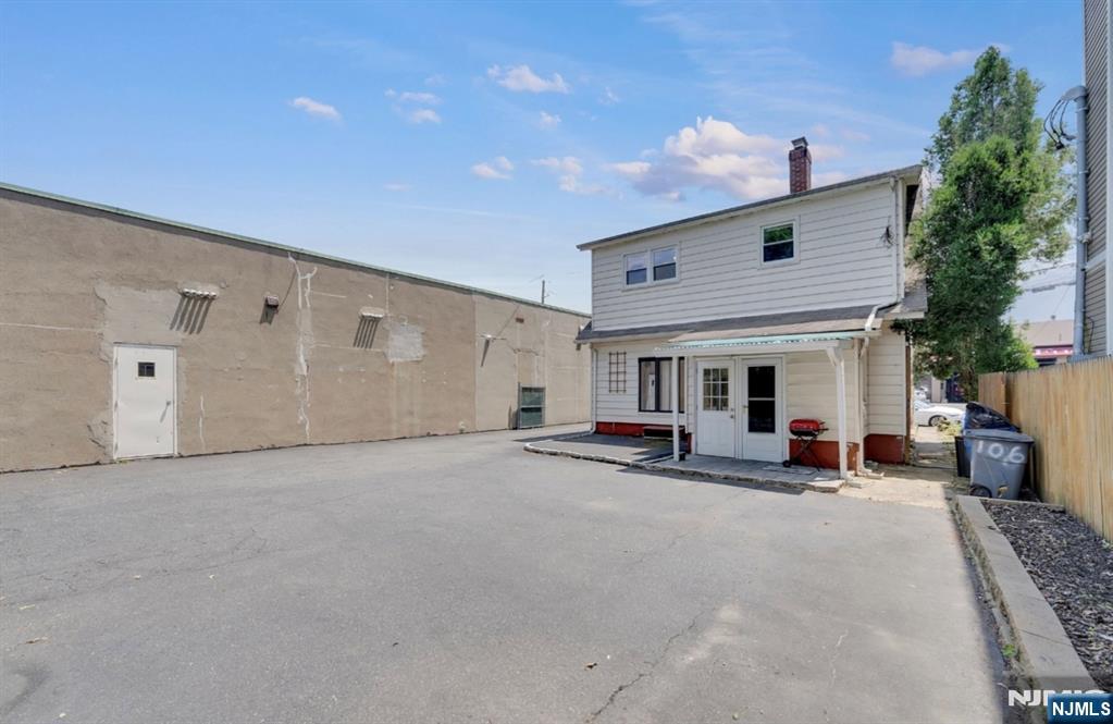 106 Broughton Avenue