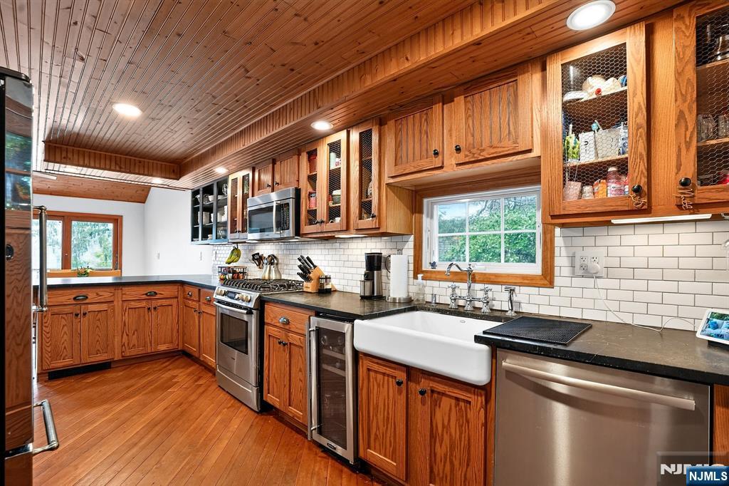 106 Demarest