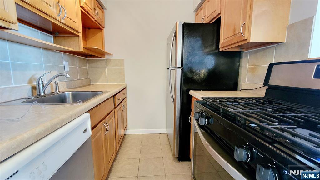 515 Anderson Avenue 6A