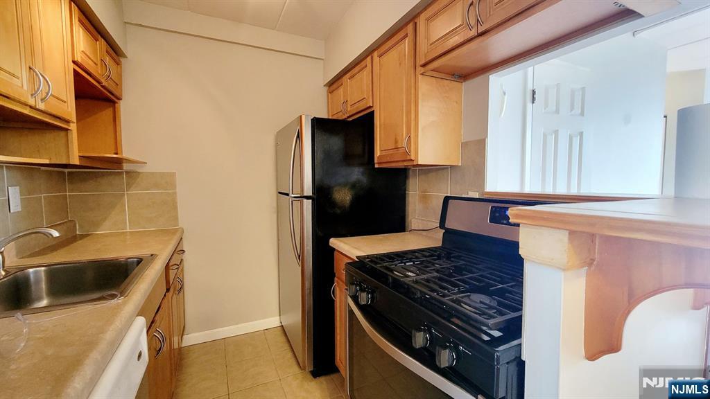 515 Anderson Avenue 6A