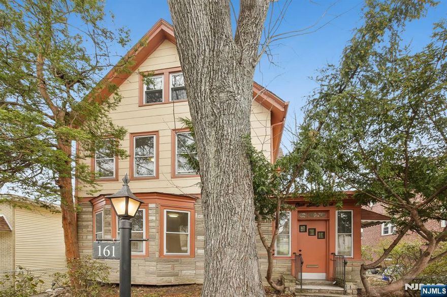 A hidden jewel in Leonia, close to Fort Lee Main St and restaurants and shopping areas. Minutes to GW Bridge and NYC. Easy access to buses to NYC. Dream home for NYC commuters. Bathrooms, flooring and kitchen are recently renovated. Basement walks out to backyard and garage. Finished attic provides extra spaces for office or bonus room. Ideal for beginners or for the experienced to build their dream home with some renovation.