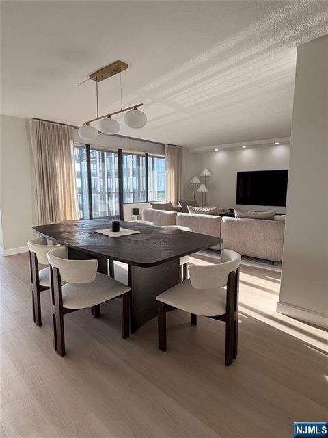 Photo of 200 Winston Dr #1205, Cliffside Park, NJ 07010 (MLS # 26013359)