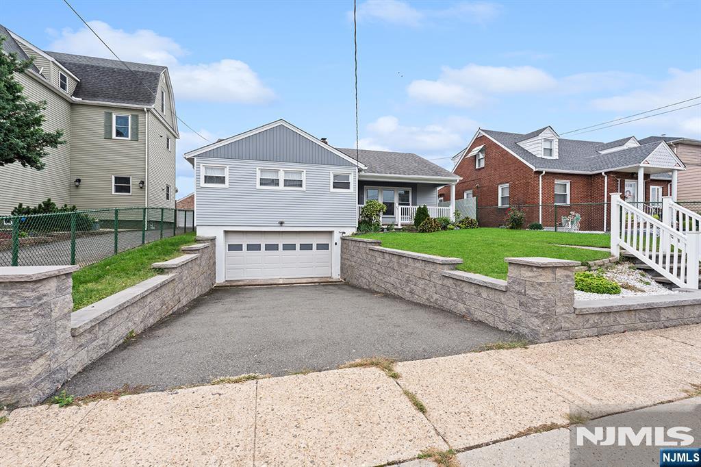 16 Pavonia Avenue