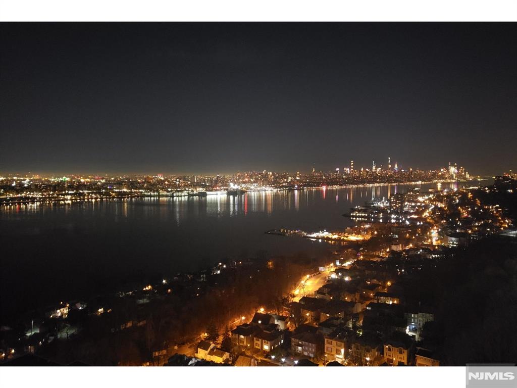 200 Old Palisade Road 16E