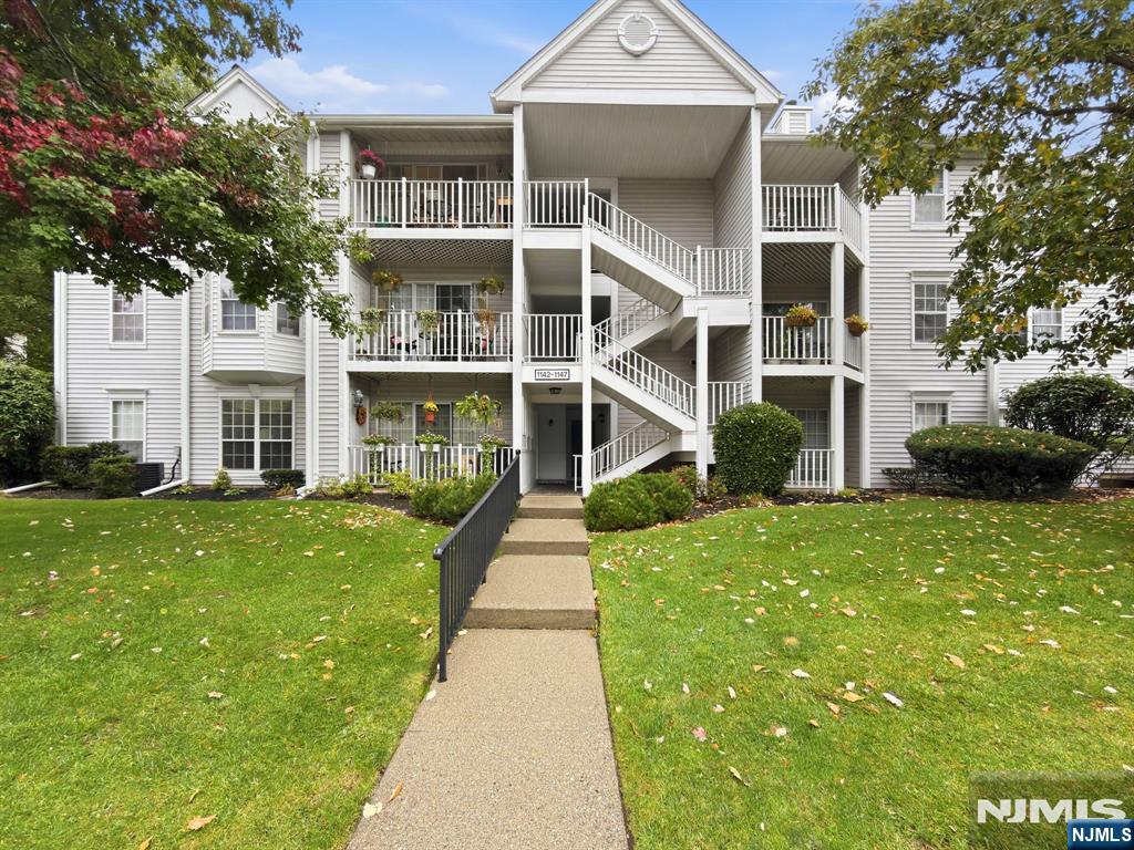 1147 Sycamore Lane