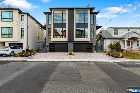 811 Jassamine Way Fort Lee NJ 07024