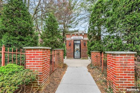 Photo of 100 Palisade Avenue #D45, Englewood, NJ 07631 (MLS # 26008821)