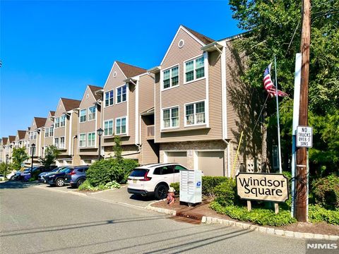 Photo of 504 Windsor Drive, Palisades Park, NJ 07650 (MLS # 26017720)