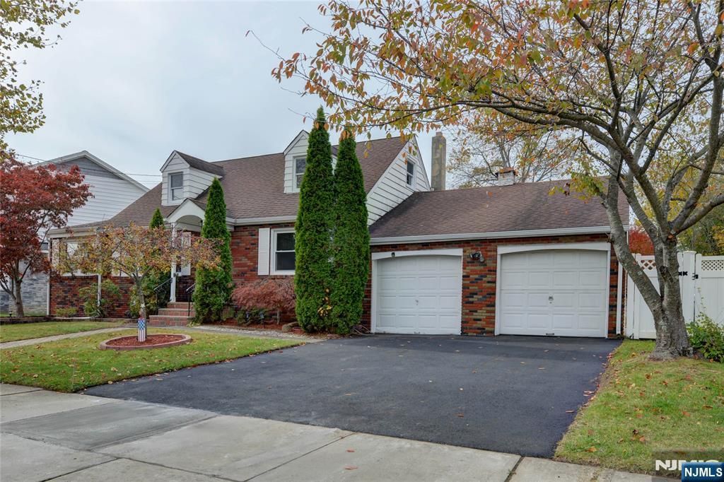 Photo of 29 Winifred Drive, Totowa, NJ 07512 (MLS # 25041669)