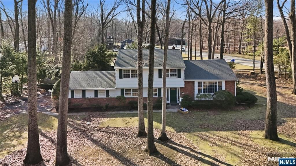 Photo of 608 Covington Place, Franklin Lakes, NJ 07417 (MLS # 26007337)