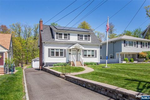 27 Glenview Road, North Caldwell, NJ 07006 - MLS#: 25013599