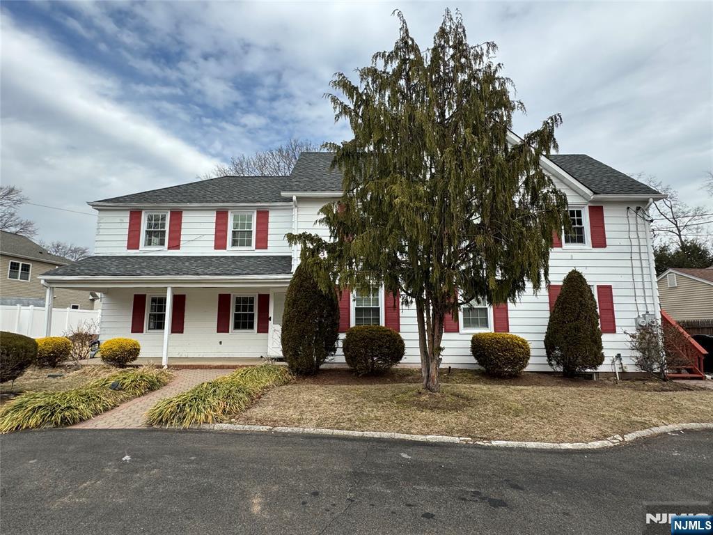 193 Midland Ave 1st Fl, Paramus, New Jersey - 5 Bedrooms  
3 Bathrooms  
9 Rooms - 