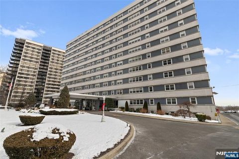 Photo of 280 Prospect Ave #9H, Hackensack, NJ 07601 (MLS # 26002820)