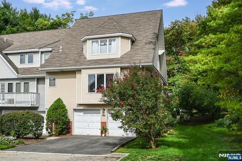 19 Iris Circle Glen Rock NJ 07452