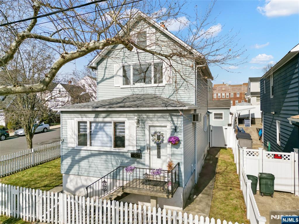 387389 Forest Street, Kearny, New Jersey - 2 Bedrooms  
2 Bathrooms  
7 Rooms - 