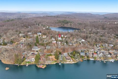 72 Hudson Drive West Milford NJ 07480