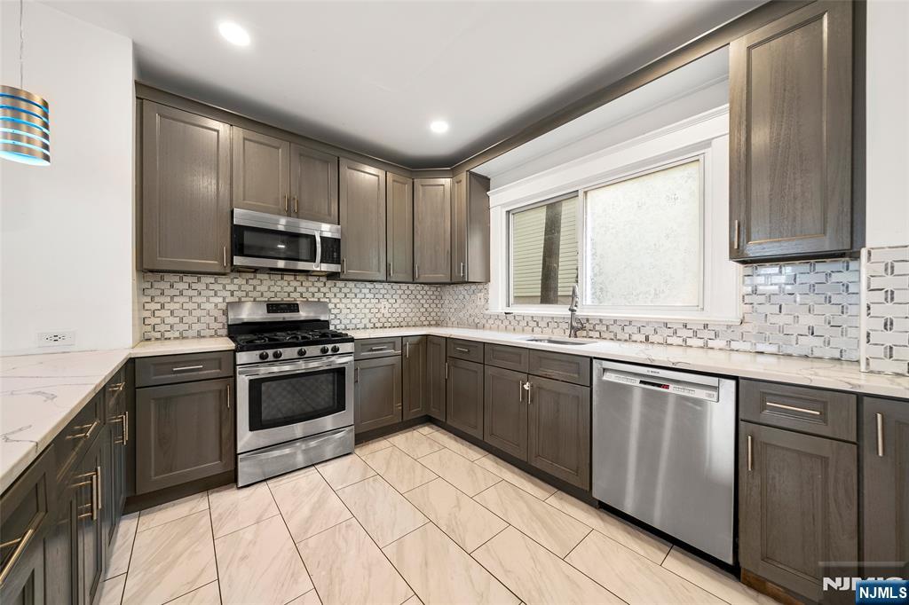 450 Fort Lee Road