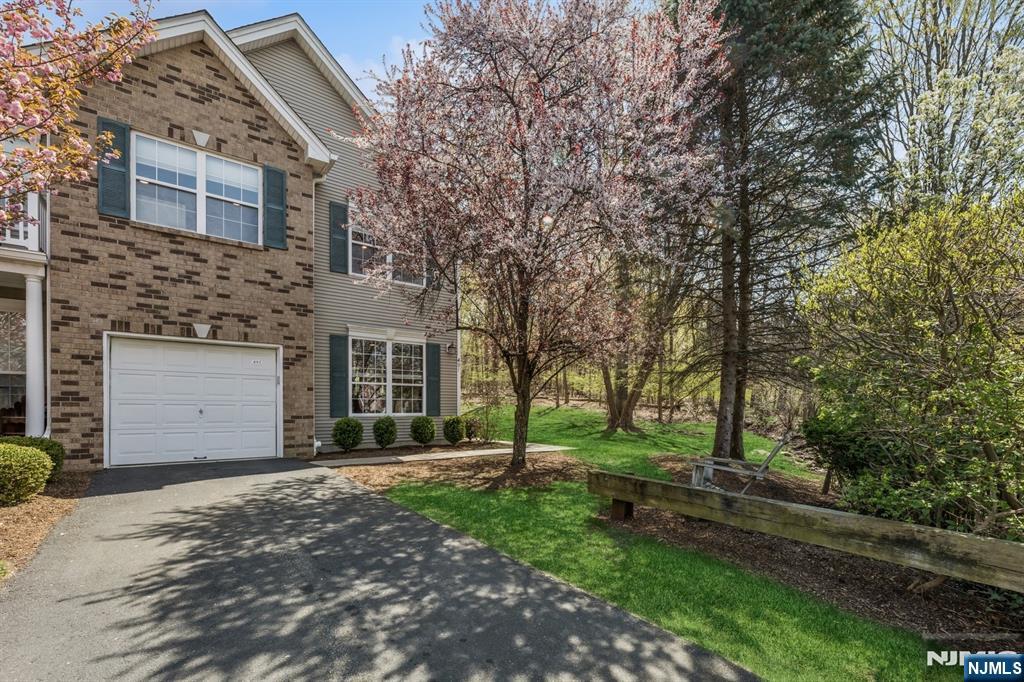 Property for Sale at 491 Green Mountain Road, Mahwah, New Jersey - Bedrooms: 3 
Bathrooms: 3  - $789,000