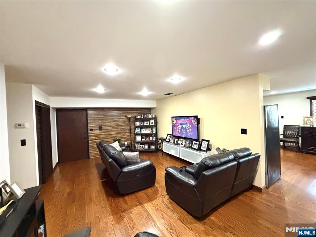 52 Heckel Street 102