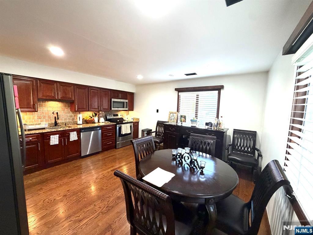 52 Heckel Street 102