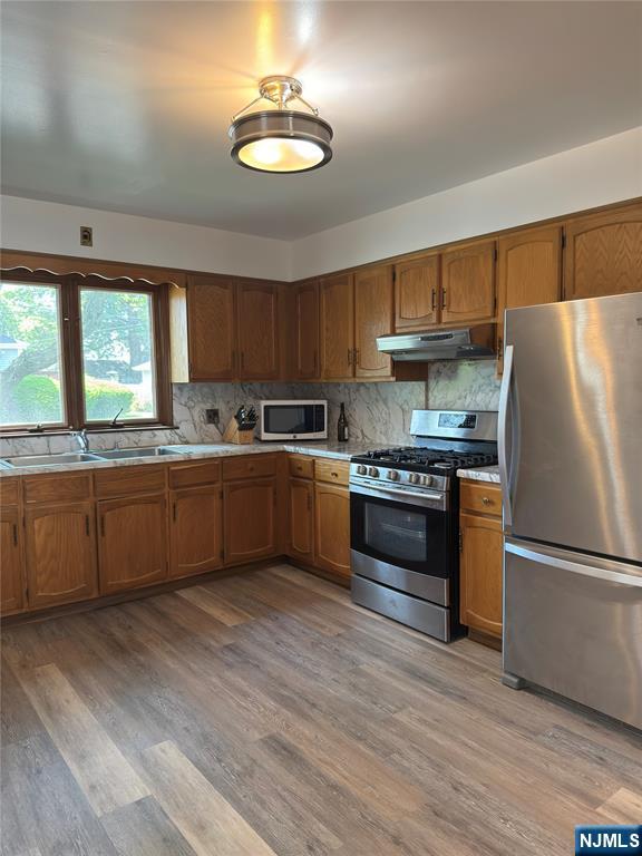 Rental Property at 203 Terrace Ave 1, Hasbrouck Heights, New Jersey - Bedrooms: 3 
Bathrooms: 1 
Rooms: 7  - $3,400 MO.